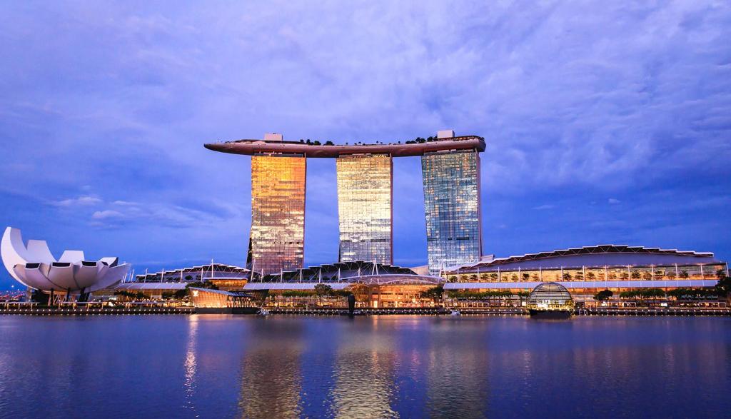 Discover the exceptional world of Marina Bay Sands: Luxury, Entertainment and Unlimited Excitement
